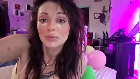 clarnbear online show from May 9, 12:38 am