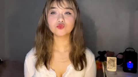 Snapshot of clary_cloud chatting on October 28, 6:20 pm Lara online show from October 28, 6:20 pm