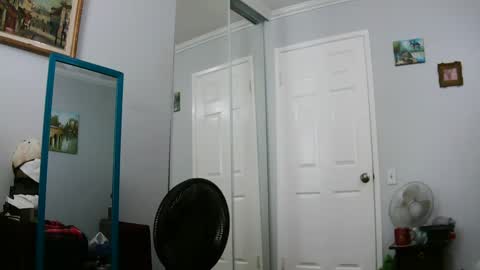 Claudia online show from February 22, 3:58 pm