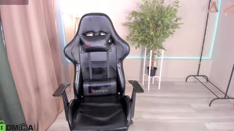 cleoxotie online show from April 9, 6:19 am