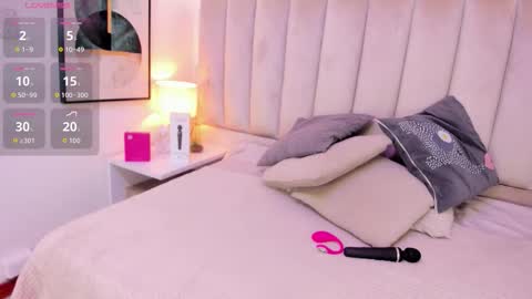 clhoe_johnson_ online show from November 17, 12:52 pm