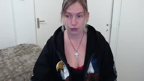 Syl  online show from December 21, 2:34 pm