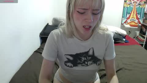  CLOE  online show from April 28, 9:52 pm