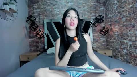 Snapshot of cloe_miiller_ chatting on September 10, 9:16 pm clhoe online show from September 10, 9:16 pm