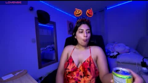 cloe small online show from October 19, 12:59 am