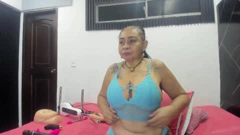 CLOE online show from December 21, 11:49 am