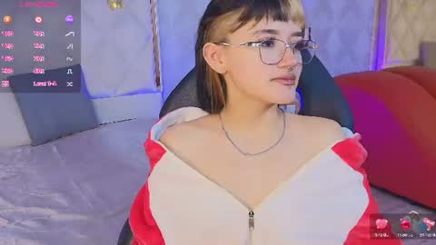 cloee_tay1 online show from June 27, 11:49 am