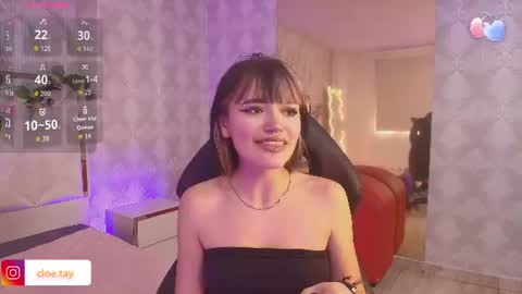 cloee_tay1 online show from July 28, 3:21 pm