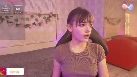 cloee_tay1 online show from July 27, 11:40 am