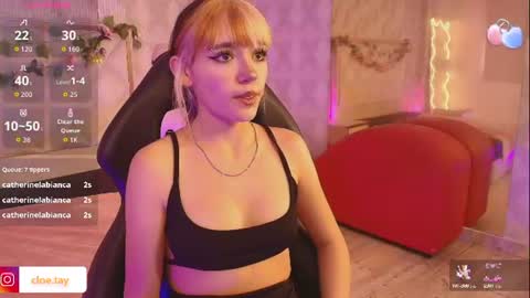 cloee_tay1 online show from July 30, 11:33 am