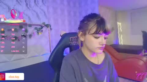 cloee_tay1 online show from July 20, 11:23 am