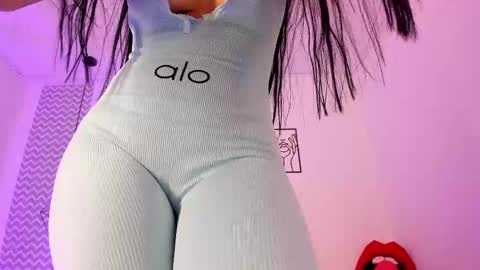 cloe online show from October 31, 1:44 pm