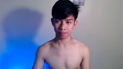 clyde_twinkx online show from June 8, 10:27 am