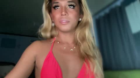 Snapshot of cockprincess_dianna chatting on January 10, 7:11 pm PrincessDianna IslandGirl CUMSHOW in PVT and PASSWORDSHOW online show from January 10, 7:11 pm