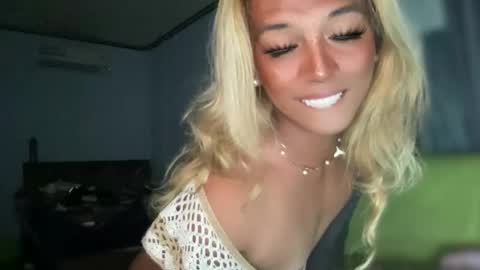 Snapshot of cockprincess_dianna chatting on January 1, 6:27 pm PrincessDianna IslandGirl CUMSHOW in PVT and PASSWORDSHOW online show from January 1, 6:27 pm