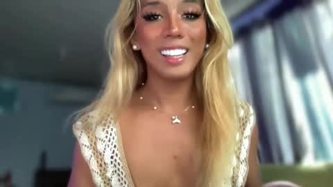 Snapshot of cockprincess_dianna chatting on January 1, 2:41 am PrincessDianna IslandGirl CUMSHOW in PVT and PASSWORDSHOW online show from January 1, 2:41 am