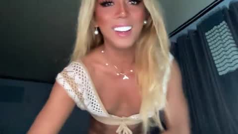 Snapshot of cockprincess_dianna chatting on January 7, 6:14 pm PrincessDianna IslandGirl CUMSHOW in PVT and PASSWORDSHOW online show from January 7, 6:14 pm