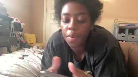 Snapshot of coco_dabaddest25 chatting on March 12, 7:47 pm coco_dabaddest25 online show from March 12, 7:47 pm