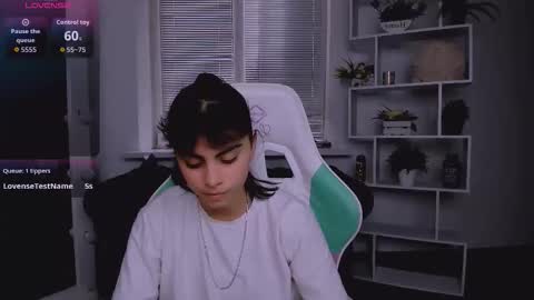 Olivia online show from November 3, 8:15 am