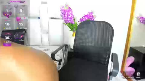 cocoavibes online show from September 17, 2:09 pm