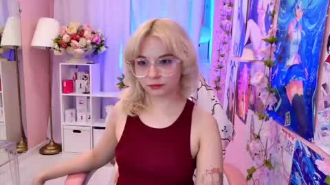 Mia online show from September 10, 3:46 pm