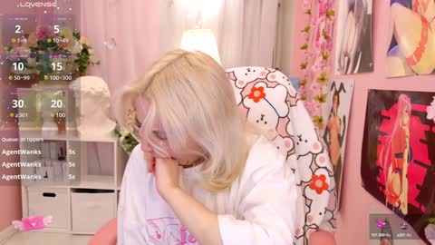 Mia online show from February 4, 3:11 am