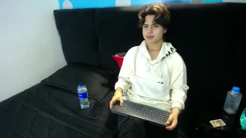 collinstone online show from February 9, 8:56 pm