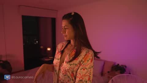 Laura online show from October 16, 11:03 pm