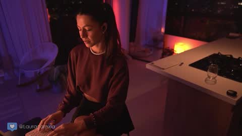 Laura online show from October 26, 2:34 am