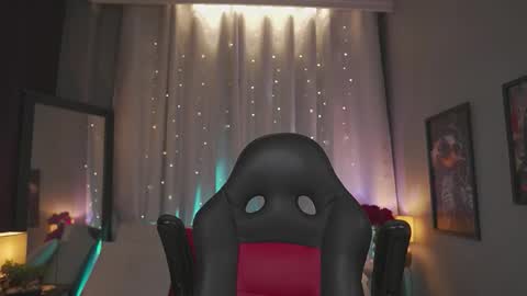 colstorw_ online show from February 24, 10:07 am