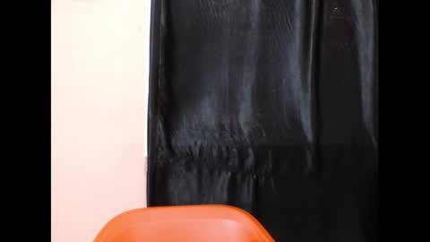 Snapshot of coltish_sexy chatting on March 1, 12:23 pm coltish_sexy online show from March 1, 12:23 pm