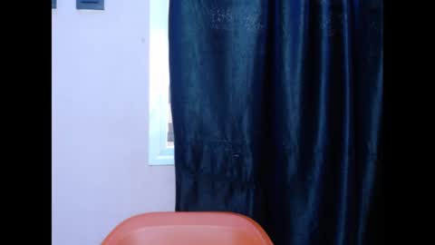 Snapshot of coltish_sexy chatting on February 20, 2:35 pm coltish_sexy online show from February 20, 2:35 pm