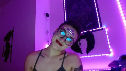 lyan onlyfans n linda online show from December 13, 7:10 pm