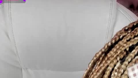 Snapshot of conny_curly chatting on March 6, 4:49 pm Conny online show from March 6, 4:49 pm