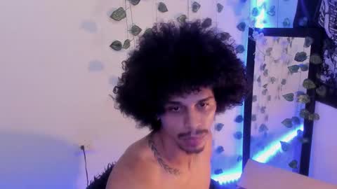 Aaron  online show from November 17, 1:46 pm