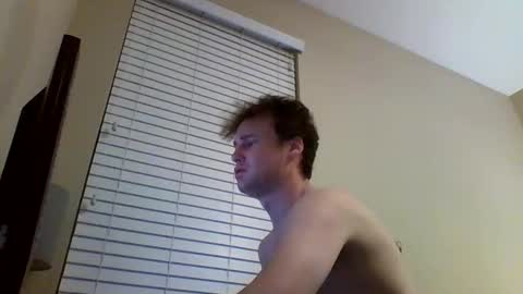 Snapshot of cooldude122222 chatting on February 14, 4:37 am cooldude122222 online show from February 14, 4:37 am