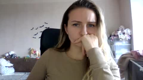 cora_fora online show from November 19, 11:09 am