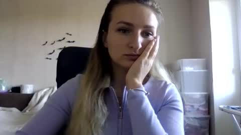 cora_fora online show from September 26, 8:11 am