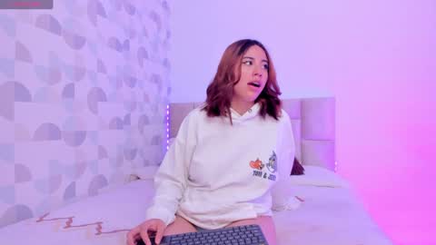 Cora online show from January 25, 7:18 pm