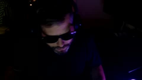 cornelious_ruckous online show from September 23, 11:33 pm