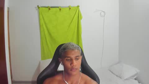 Ethan  online show from May 25, 1:12 am