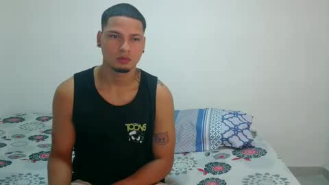 Snapshot of couple777sexy chatting on September 12, 1:40 am Andri online show from September 12, 1:40 am
