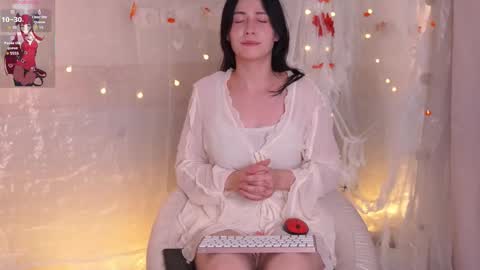 Alex and Mia online show from November 11, 8:33 pm