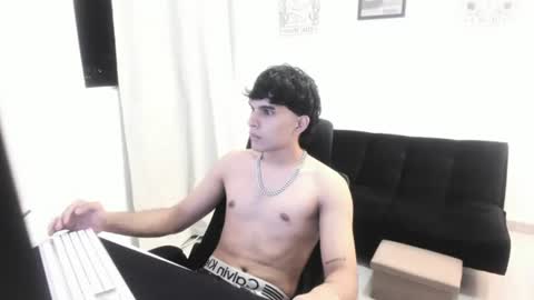 MIA LIZ AND SAM online show from July 23, 4:43 am