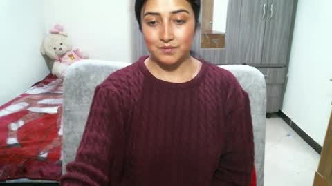 couplecaliente10 online show from December 4, 1:49 am