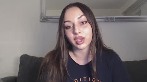 Snapshot of courtney_lux chatting on December 17, 6:09 pm Courtney online show from December 17, 6:09 pm