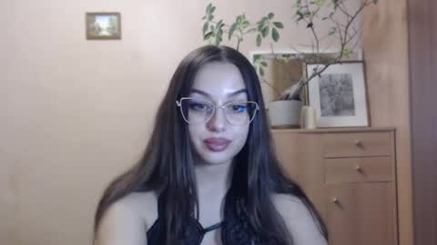 Snapshot of courtney_lux chatting on February 11, 6:01 pm Courtney online show from February 11, 6:01 pm