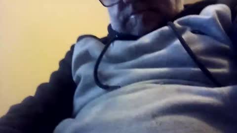 Snapshot of crackerboss chatting on September 21, 4:22 pm crackerboss online show from September 21, 4:22 pm