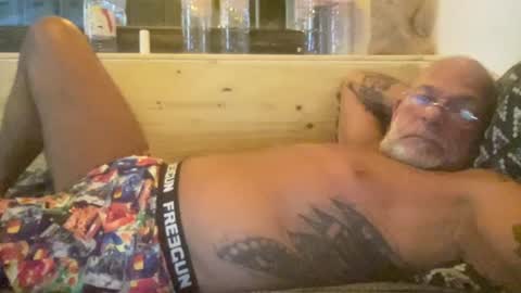 crapaud75018paris online show from July 1, 5:54 pm