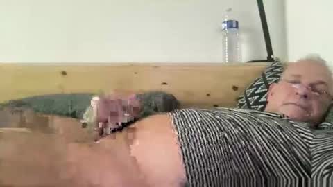 crapaud75018paris online show from April 15, 12:19 pm